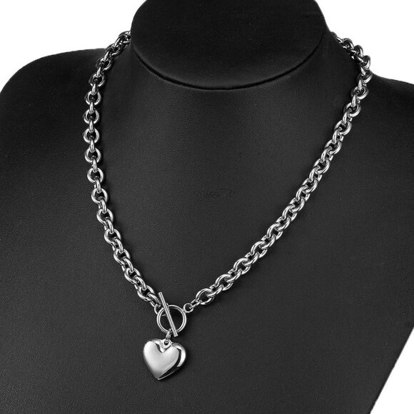 Trendy Women’s Heart Charm Pendant Stainless Steel 18 inch Necklace NWOT - Picture 3 of 7
